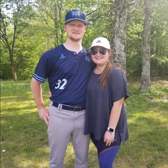 Meet your Posher, Lakin - Picture 1 of 1